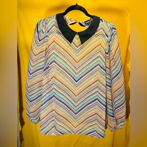 Shear chevron print blouse with black collar